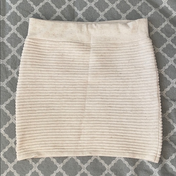 🌿 Crème Ribbed Skirt